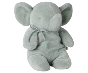 Maileg Elefant Plüsch Medium in Soft Mint, sitzt von allein