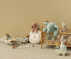 Plüsch-Elefant von Maileg in Soft Mint, Detailansicht des weichen Plüschs