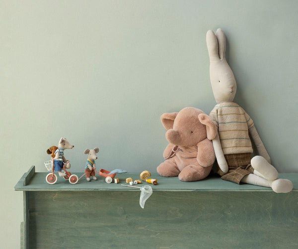 Maileg Elefant aus besonders weichem Plüsch, Nahaufnahme in Vintage Rose