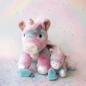 Olli Ella Dinkum Unicorn Dazzle beim Spielen
