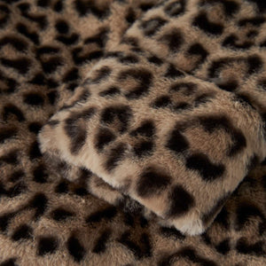 Leo-Allover-Muster der Name it Teddyjacke Mila Humus im Detail