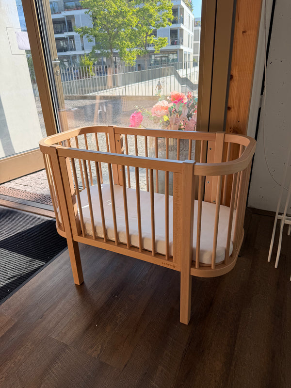 Ausstellung: Sebra Beistellbett Wooden Edition + Matratze + Fixleintuch