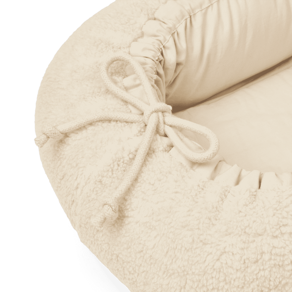Detailaufnahme der weichen Umrandung des Gro Pile Babynests