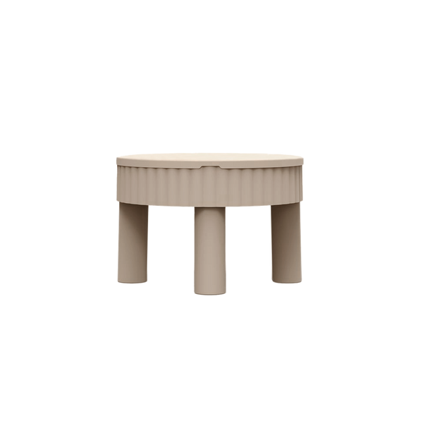 Sepp Outdoor-Aktivitätstisch Sandy für kreatives Spiel im Freien mit Wasser und Sand.