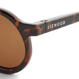 Darla Dark Tortoise von Liewood mit polarisierten Spiegelgläsern
