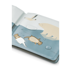 Waylon Magic Wasserbuch Arctic Sea von Liewood in der Badewanne