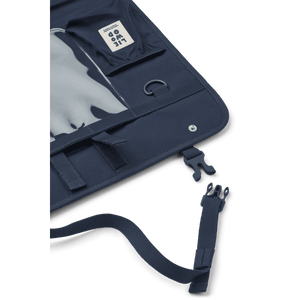 Liewood Thao Reise-Organizer Classic Navy am Autositz
