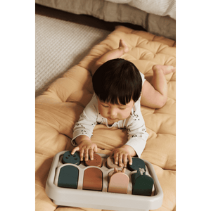 Liewood Aviva Pop-up Spielzeug aus recyceltem ABS mit Tragegriff