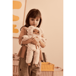 Puppentrage Eleanor für Puppen und kleine Kuscheltiere, Vorderansicht