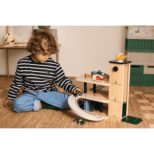 Parkgarage Jordy Beach Blue von Liewood mit Tankstelle und Werkstatt