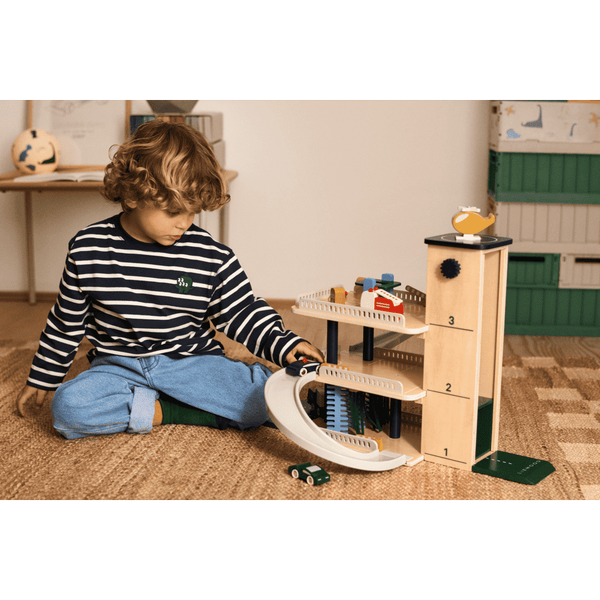 Parkgarage Jordy Beach Blue von Liewood mit Tankstelle und Werkstatt