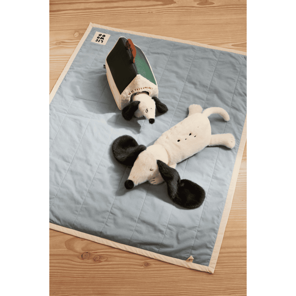 Berto Plüschhund von Liewood zum Anlehnen und Umarmen