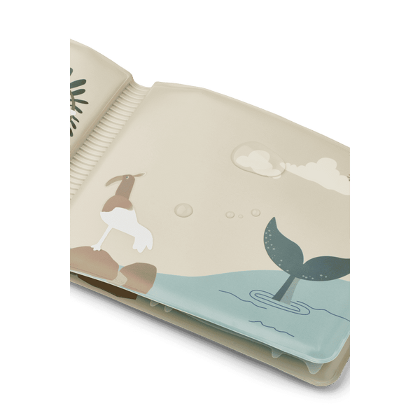 Wasser-Malbuch Waylon aufgeschlagen, Tiermotive