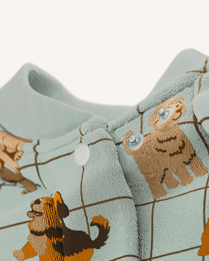 Krempelbare Ärmel am Boo Lätzchen Minty Paws von Little Casimir
