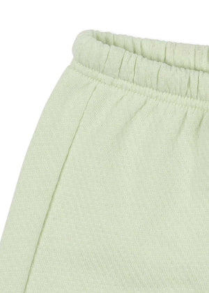 Seitenschlitz der Mono Shorts Meadow Mist von Konges Sløjd im Detail