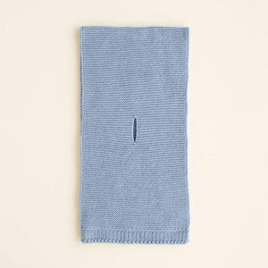 Schal Ivo von Hvid in Hellblau, Detail des Strickmusters