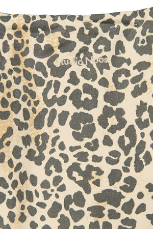 Geöffnete Soft Cotton Leopard Mom Bag von Studio Noos