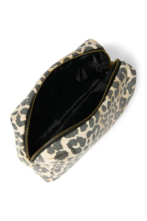 Leoprint-Etui von Studio Noos für Windeln und Feuchttücher