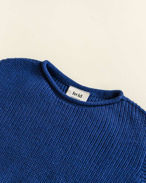 Strickstruktur der kobaltblauen Harvey Merino-Weste von Hvid