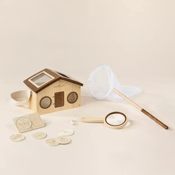 Wooden insect catcher and exploration set