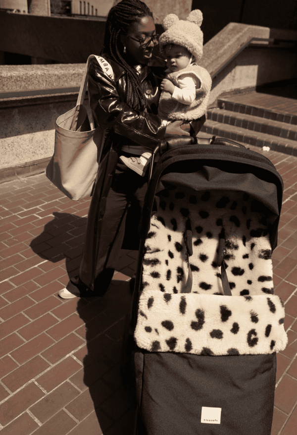 Schaffell-Fusssack Puffmuff Noir Leopard von BINIBAMBA, weitere Ansicht
