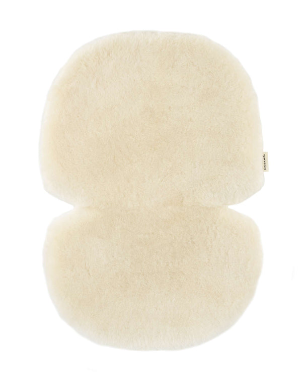 BINIBAMBA Snuggler Schaffell-Kinderwageneinlage in Milk, 68 × 44 cm