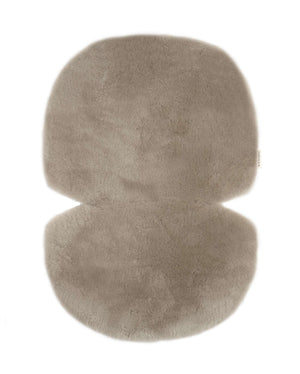 BINIBAMBA Snuggler Schaffell-Kinderwageneinlage in Toast, 68 × 44 cm