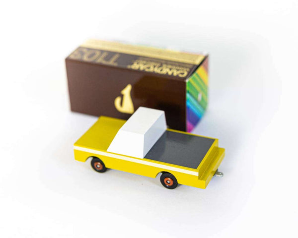 Holz-Pickup Coyote von Candylab Toys, 8,9 cm lang