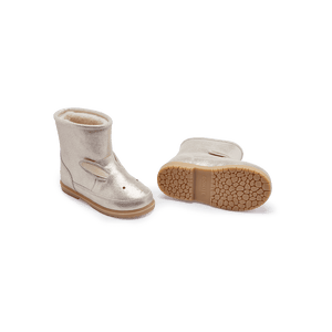 Donsje Xelly Winterstiefel Bunny Silver – Paar von hinten mit Hasenohren