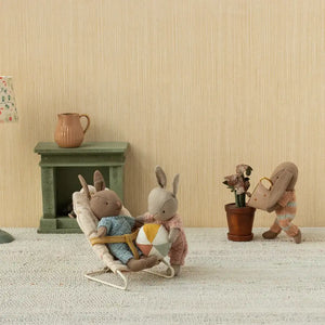 Maileg Micro Hase in der Schachtel als Bettchen