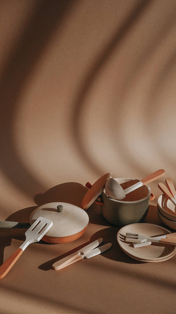 Geschirrset aus Holz Herbal