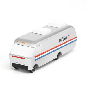 Candylab NASA Astrovan mit NASA-Schriftzug im Detail