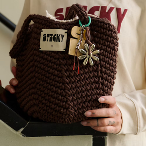 Sticky Sis Club Crochet Tasche Chocolate Detail