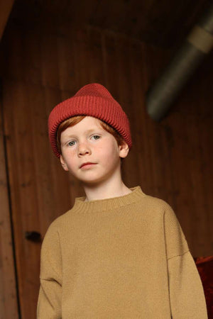 Rippstrickmütze Fonzie von Hvid in Wild Berry, Ansicht des Strickmusters