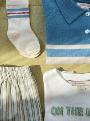 Wollstruktur des Basi Poloshirts Blue von Konges Sløjd