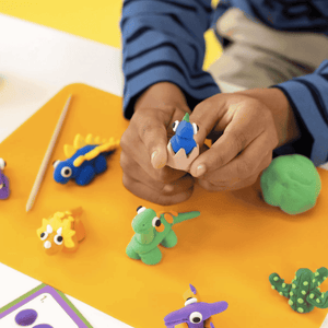 Floss & Rock Clay & Play Dino, Knetfiguren fertig modelliert