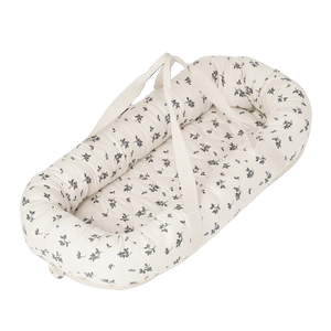 Garbo & Friends Satin Babynest Blueberry für Neugeborene