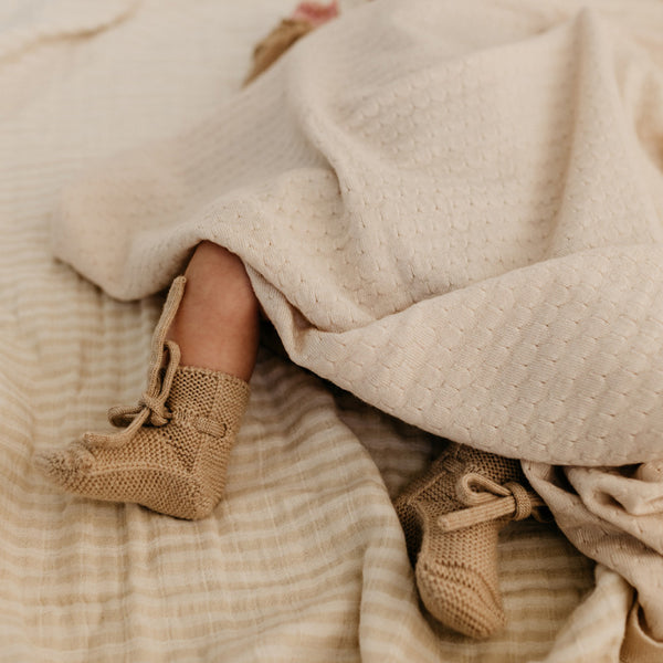 Hvid Booties Sand – Babyschuhe aus Wolle, Detailansicht