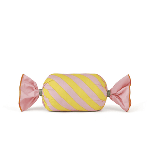 Kids Concept Bonbon-Kissen Pippi in Rosa auf dem Kinderbett