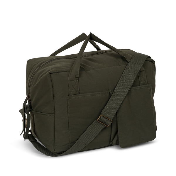 Konges Sløjd ALL YOU NEED Wickeltasche Moss Green mit Tragegriffen und Schultergurt