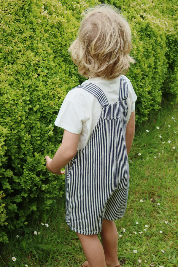 Fender Overall von Konges Sløjd im Outfit mit passender Jacke