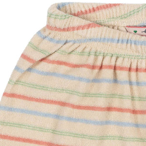 Itty Shorts Confetti Stripe von Konges Sløjd – Seitenschlitz im Detail