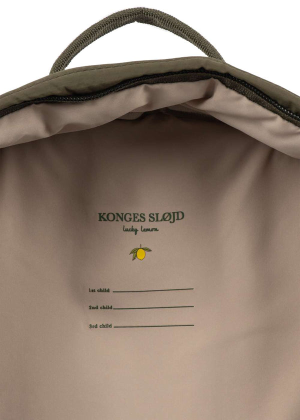 Konges Sløjd Juno Rucksack Fussball Kalamata am Kind getragen