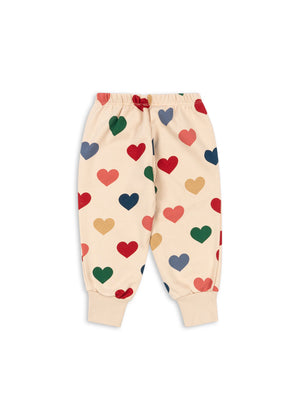 Sweathose Lou Bon Coeur Coloré von Konges Sløjd, Blick aufs Herzmuster