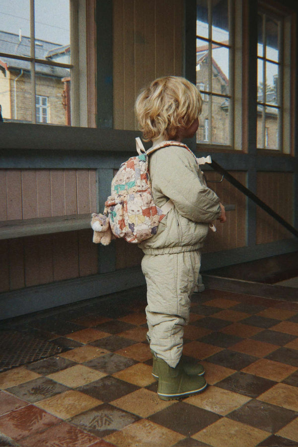 Juno Mini-Rucksack von Konges Sløjd im Outfit mit Jacke