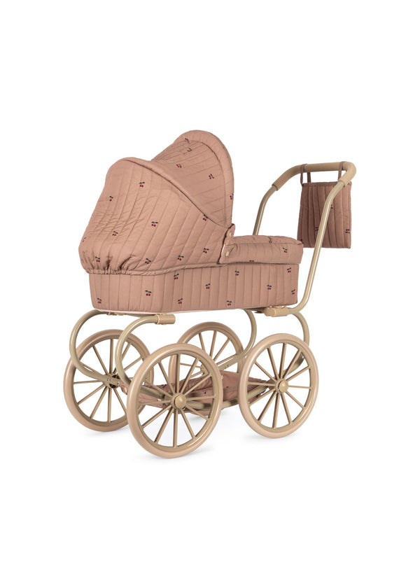 Gesteppter Stoff mit Muschelkante am Minnie Puppenwagen von Konges Sløjd