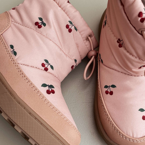 Konges Sløjd Storma Winterstiefel Cherry Blush – Seitenansicht