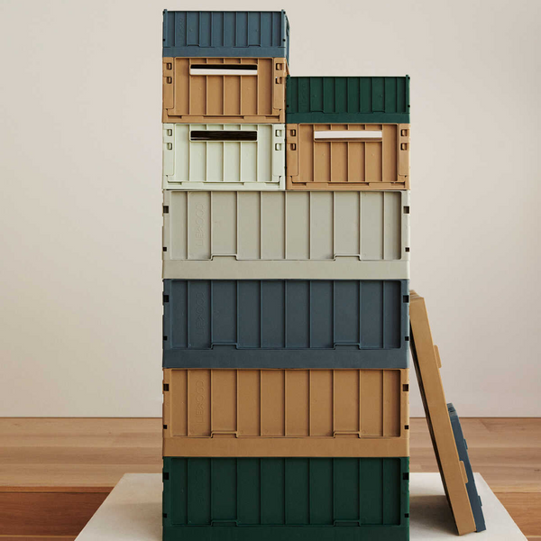 Zwei Liewood Weston Boxen in Whale Blue mit Deckel, übereinander stapelbar