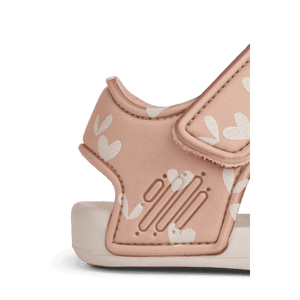 Liewood Blumer Sandalen Sweethearts – Herzchen-Print im Detail