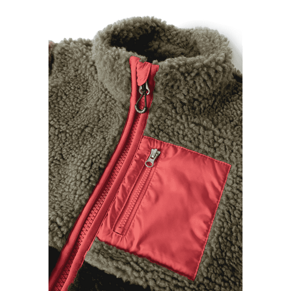 Liewood Nolan Teddyjacke Army Brown – am Kind getragen